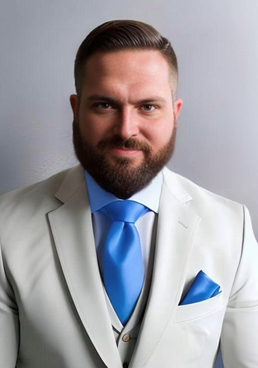 Headshot - Seth Chomout